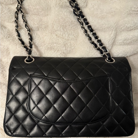 Chanel Classic Double Flap Medium Lambskin - Picture 3 of 9
